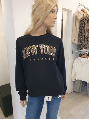 Sweater newyork panterprint zwart