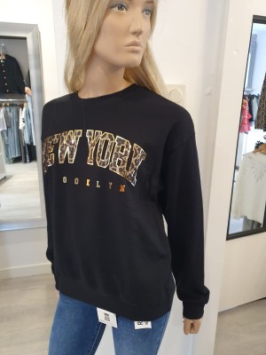 Sweater newyork panterprint zwart