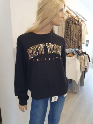 Sweater newyork panterprint zwart